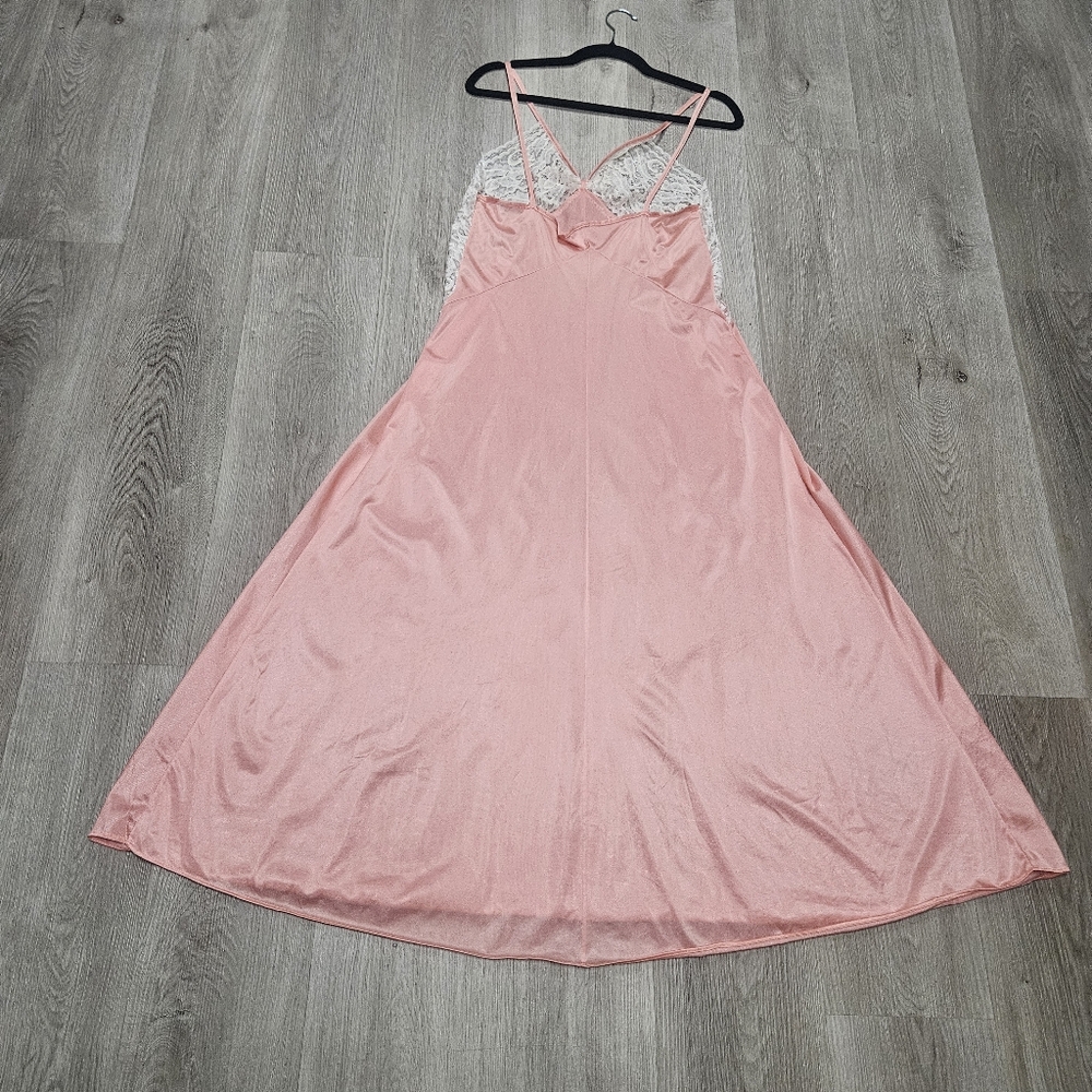 Vtg. Pink Slip White Lace International Ladies' Garment Workers' Union (ILGWU